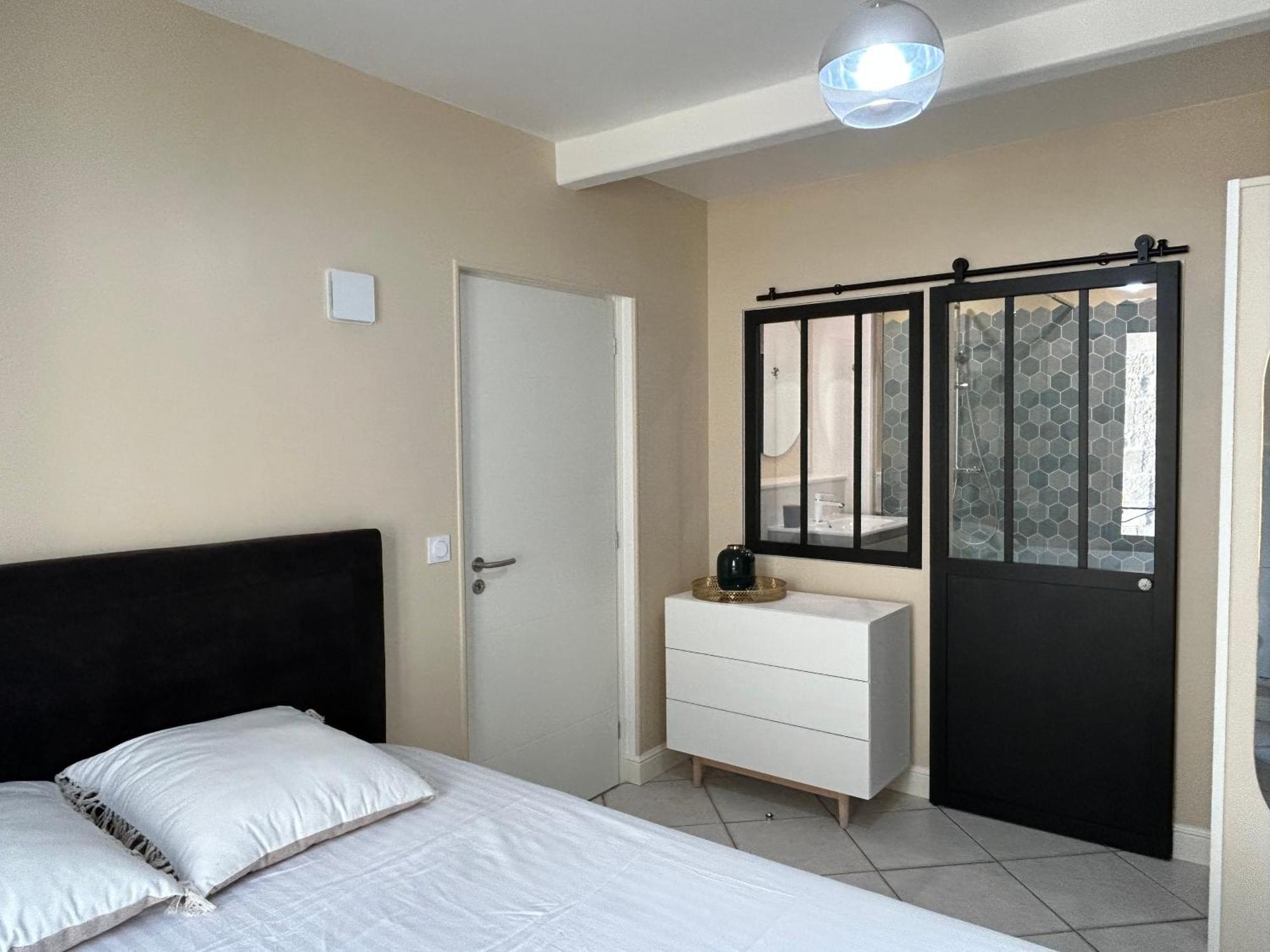 Appartamento T2 Renove Proche Des Arenes Saintes Esterno foto