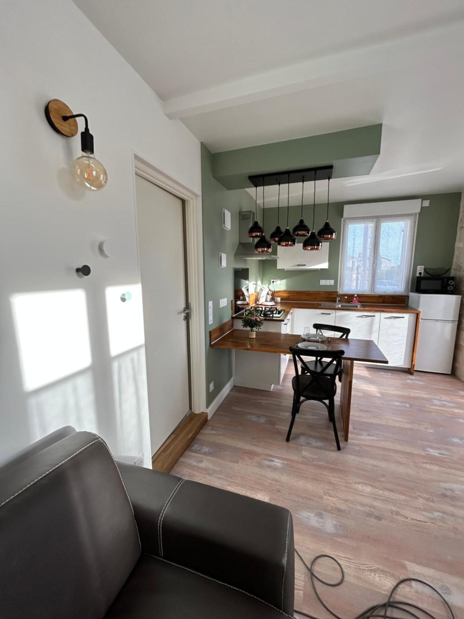 Appartamento T2 Renove Proche Des Arenes Saintes Esterno foto