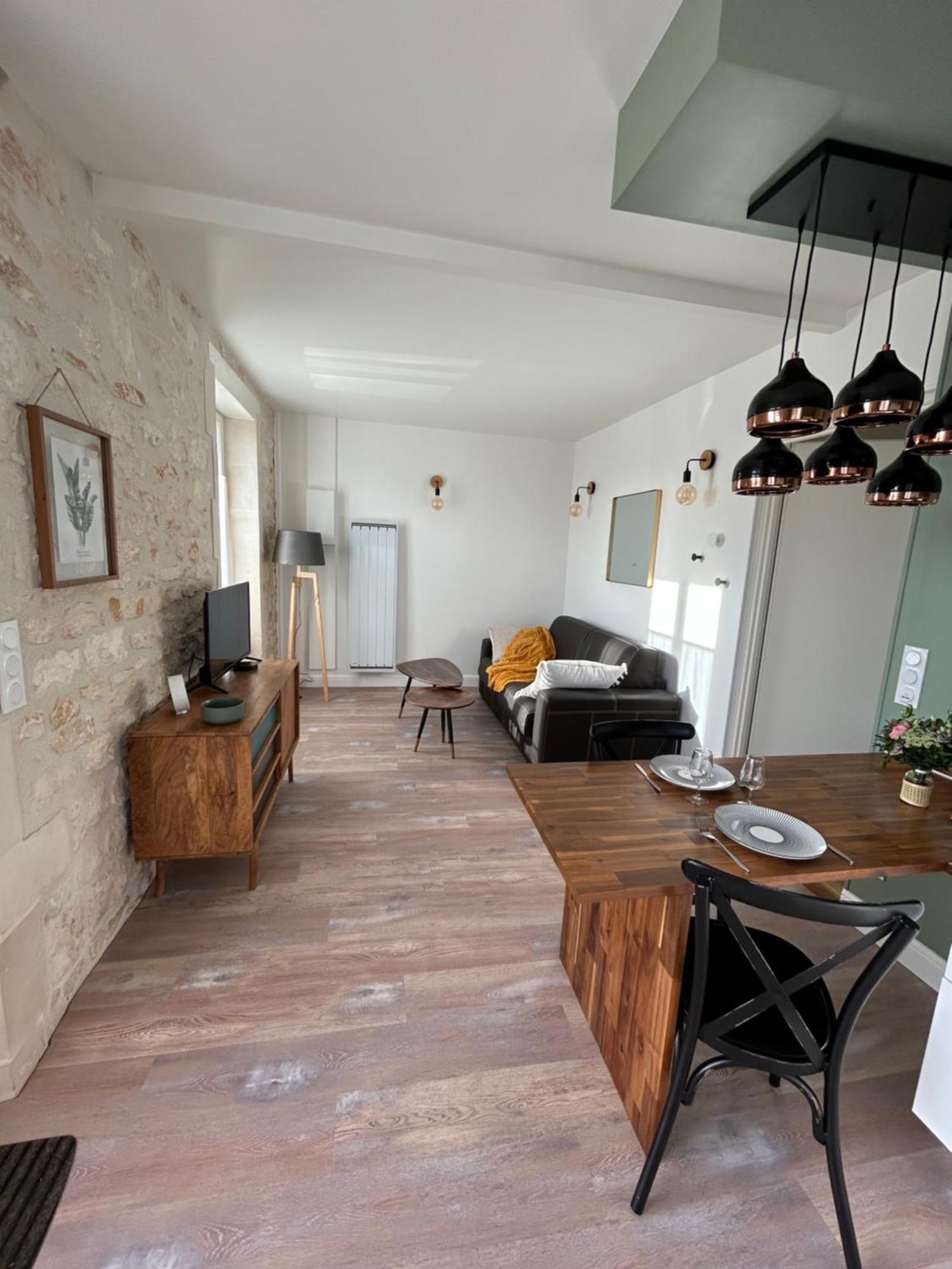 Appartamento T2 Renove Proche Des Arenes Saintes Esterno foto